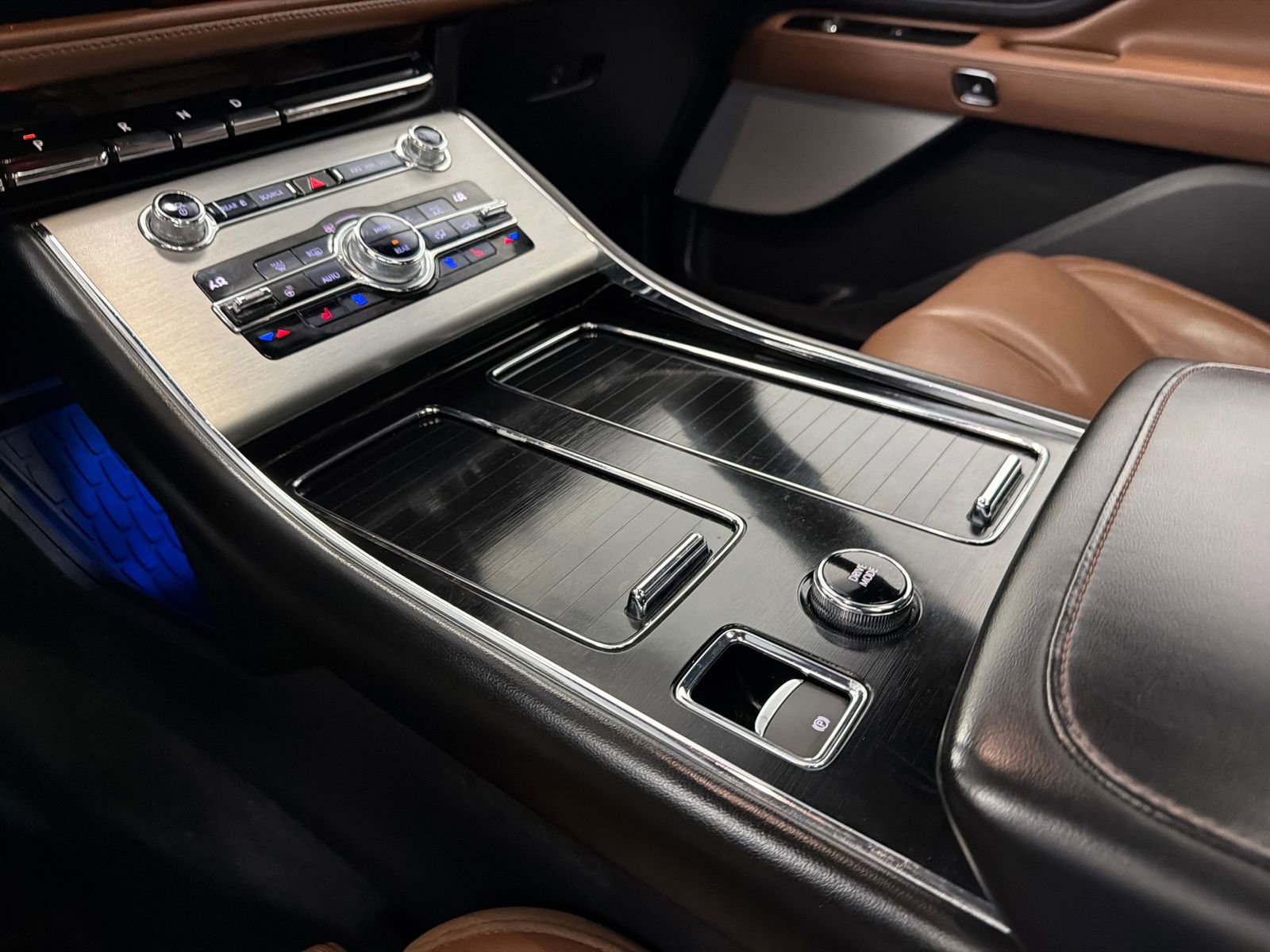 Used 2020 Lincoln Aviator Reserve AWD/4WD image 33
