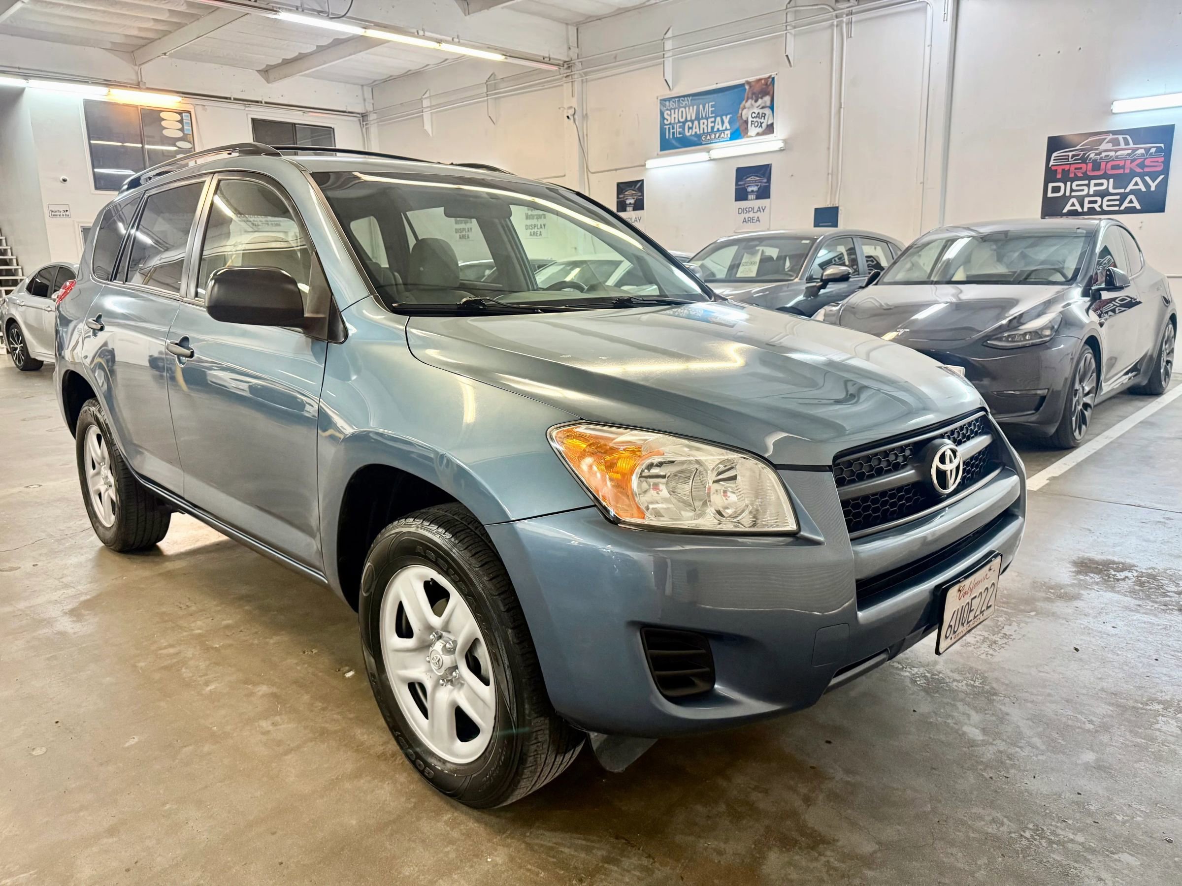 Used 2011 Toyota RAV4 Sport Utility 4D w/ Base L4 Extra Value Pkg AWD/4WD image 3