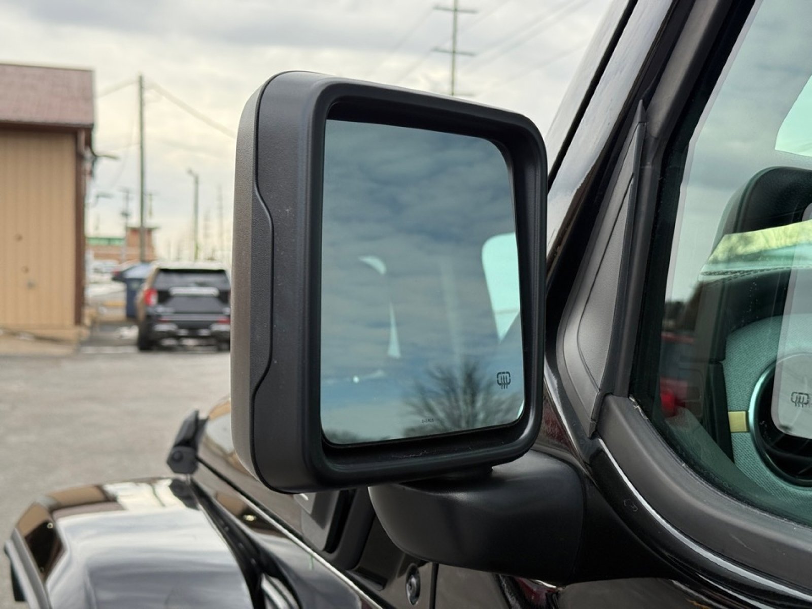 Used 2025 Jeep Wrangler Unlimited Sahara image 37