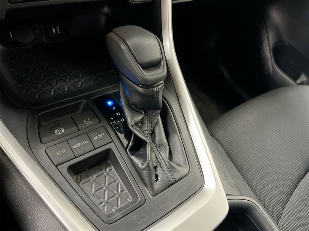 Used 2019 Toyota RAV4 LE w/ All Weather Liner Package image 17