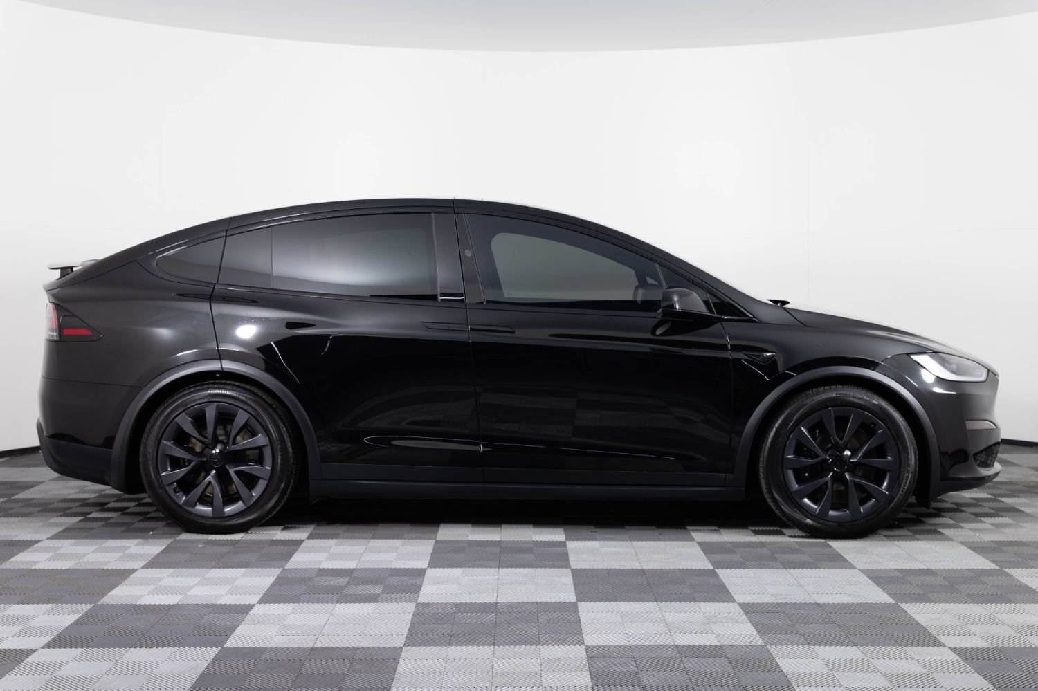 Used 2023 Tesla Model X AWD/4WD image 9