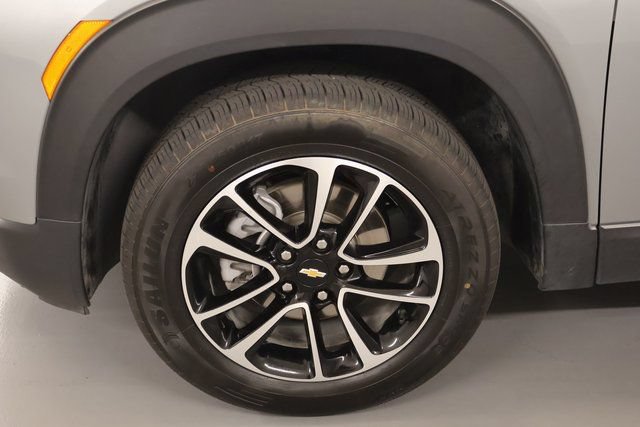 Used 2025 Chevrolet TrailBlazer LT AWD/4WD image 7