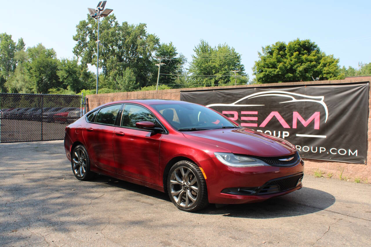 Used 2015 Chrysler 200 S w/ Comfort Group image 4