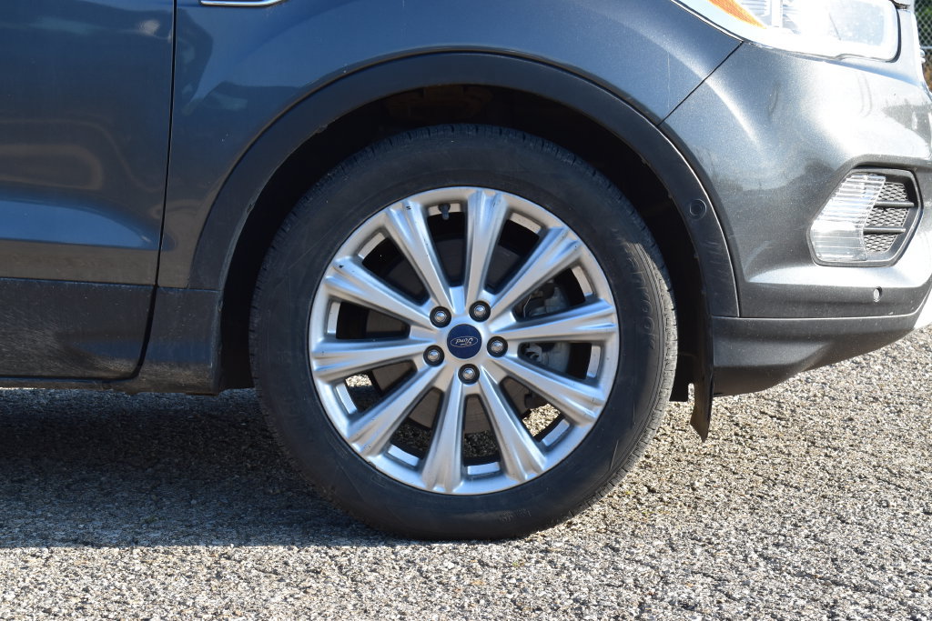 Used 2018 Ford Escape Titanium FWD image 4