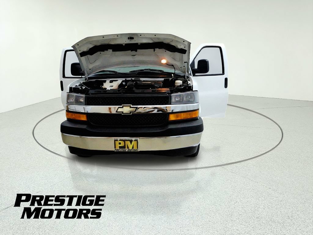 Used 2018 Chevrolet Express 3500 LT w/ LT Preferred Equipment Group RWD image 12