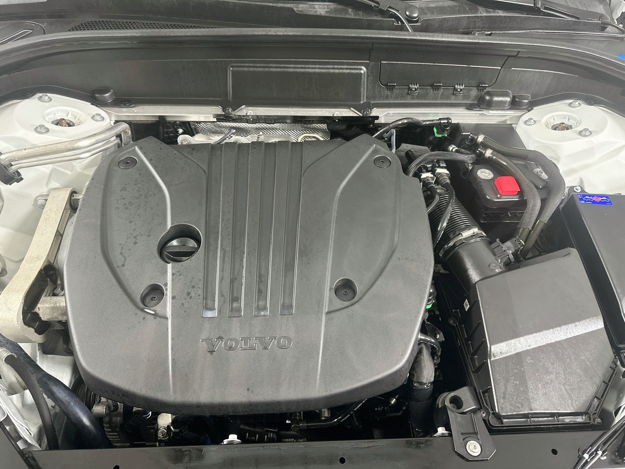 Used 2026 Volvo XC60 B5 Plus AWD/4WD image 34