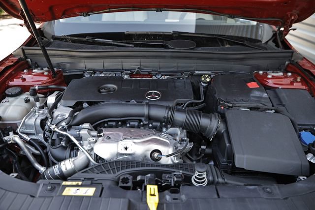 Used 2023 Mercedes-Benz GLB 250 4MATIC image 31