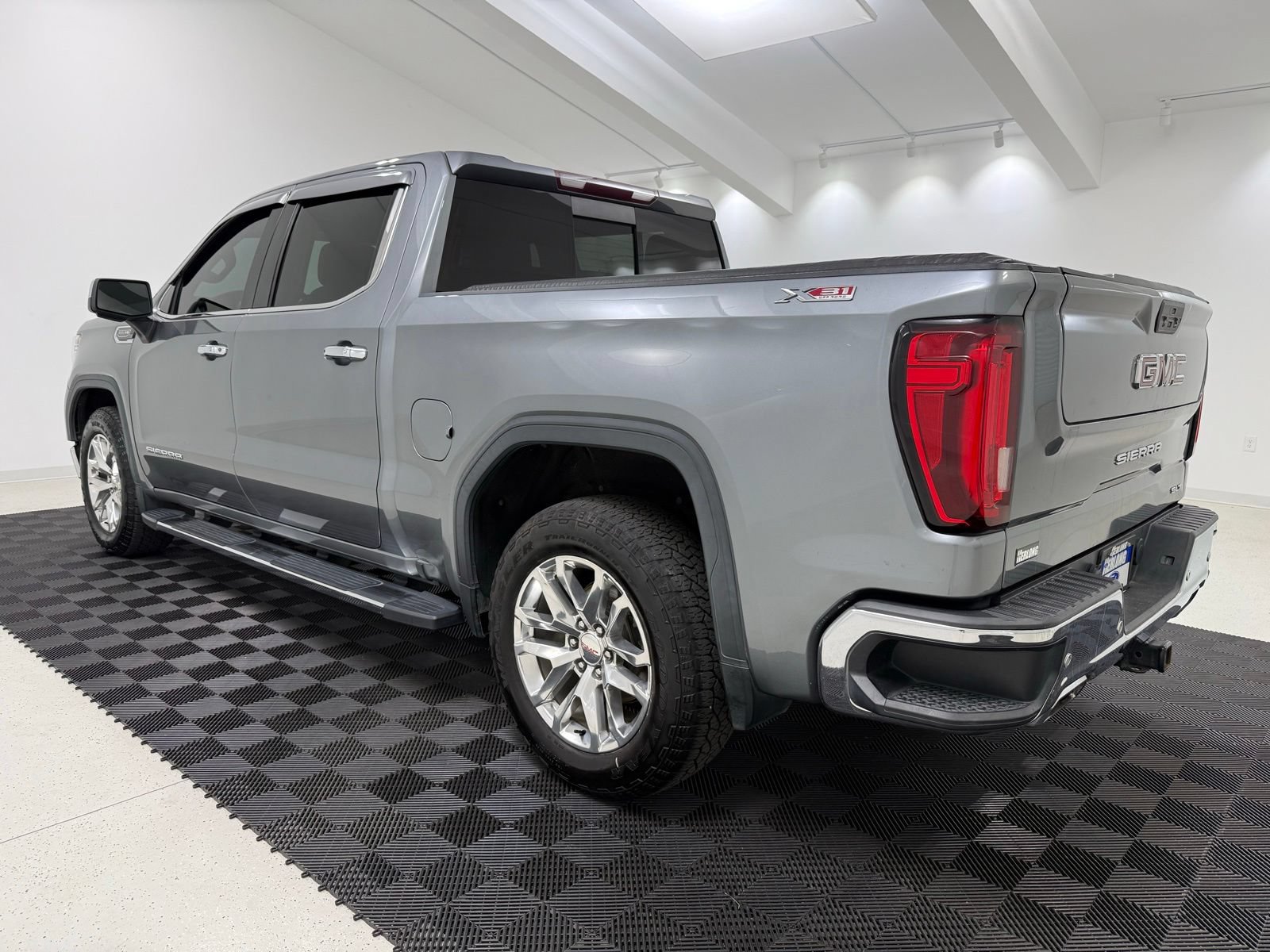 Used 2020 GMC Sierra 1500 SLT w/ SLT Premium Plus Package AWD/4WD image 4