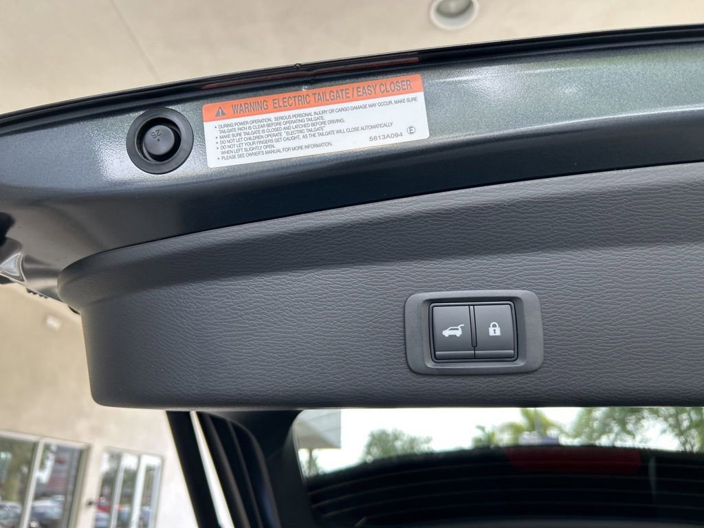 New 2025 Mitsubishi Outlander SE image 32