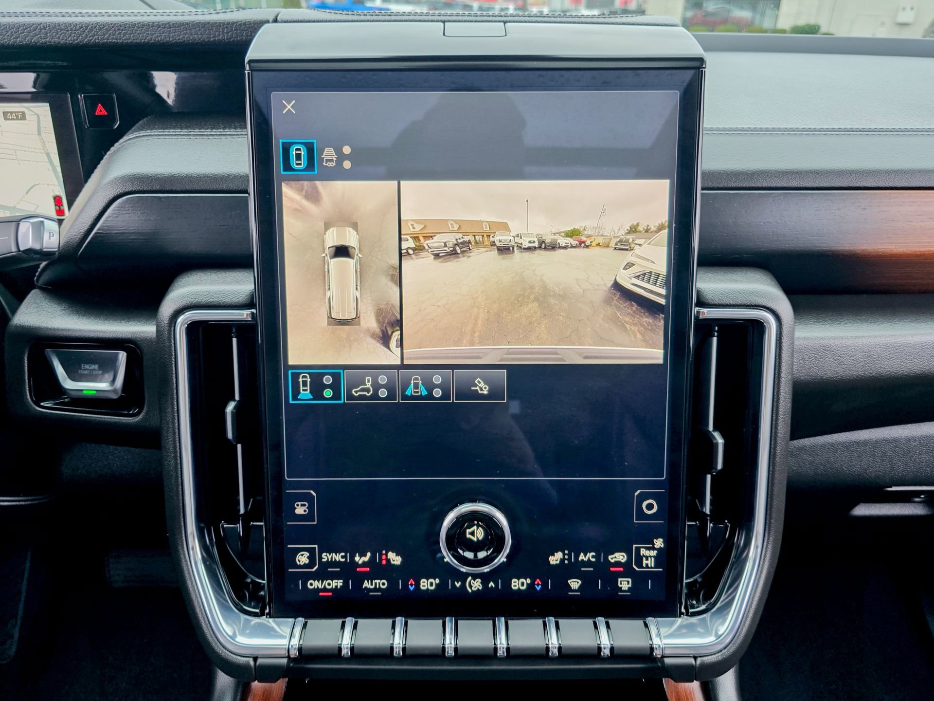 Used 2025 GMC Yukon XL Denali w/ Sun & Power Step Package image 51