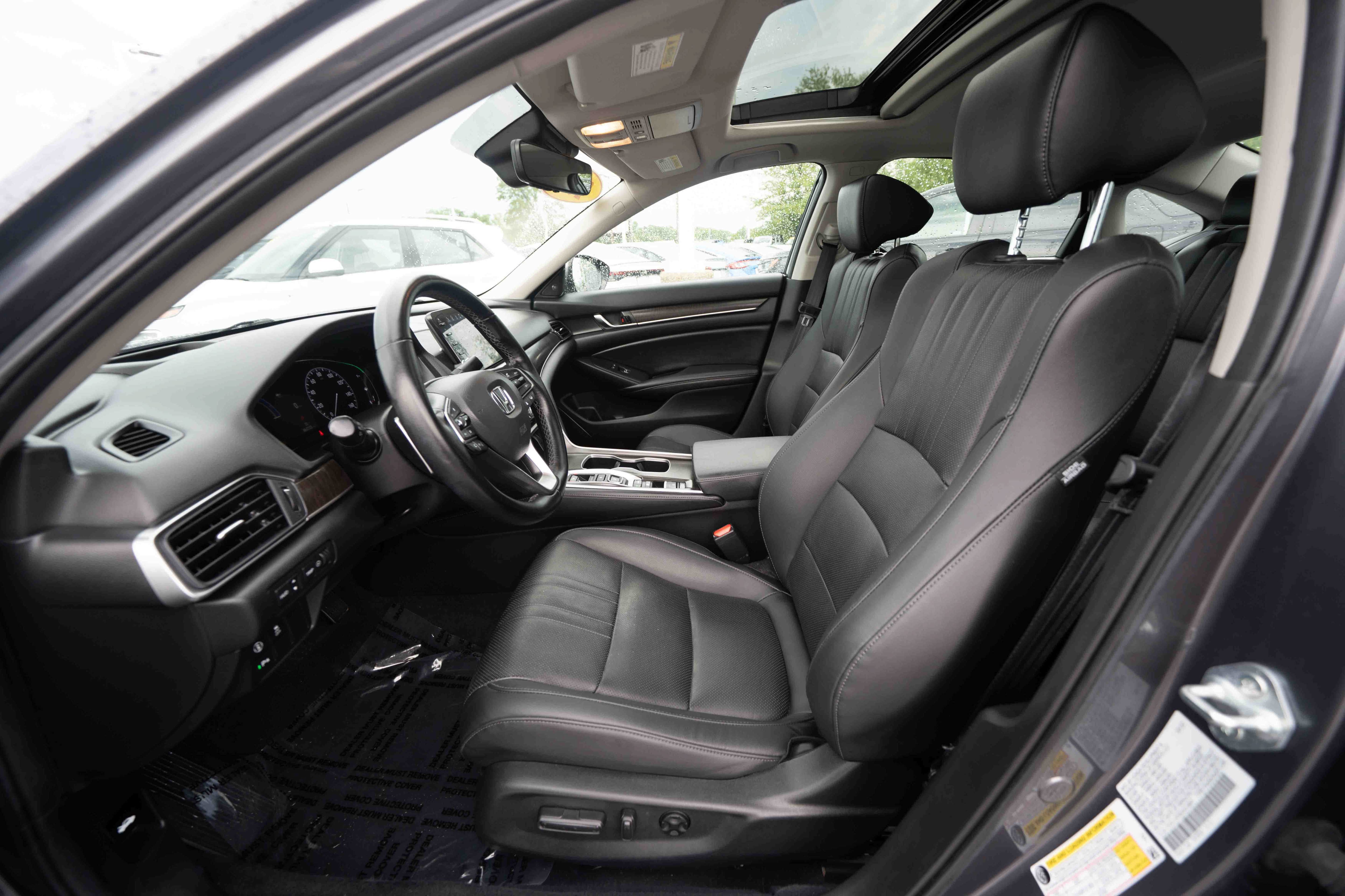 Used 2022 Honda Accord Touring image 9