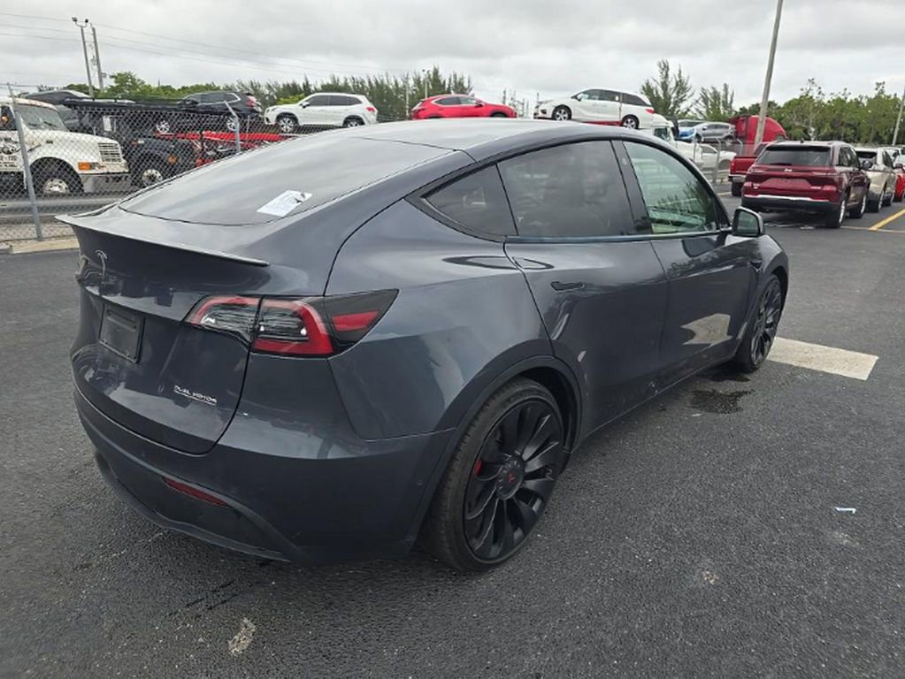 Used 2022 Tesla Model Y Performance AWD/4WD image 4