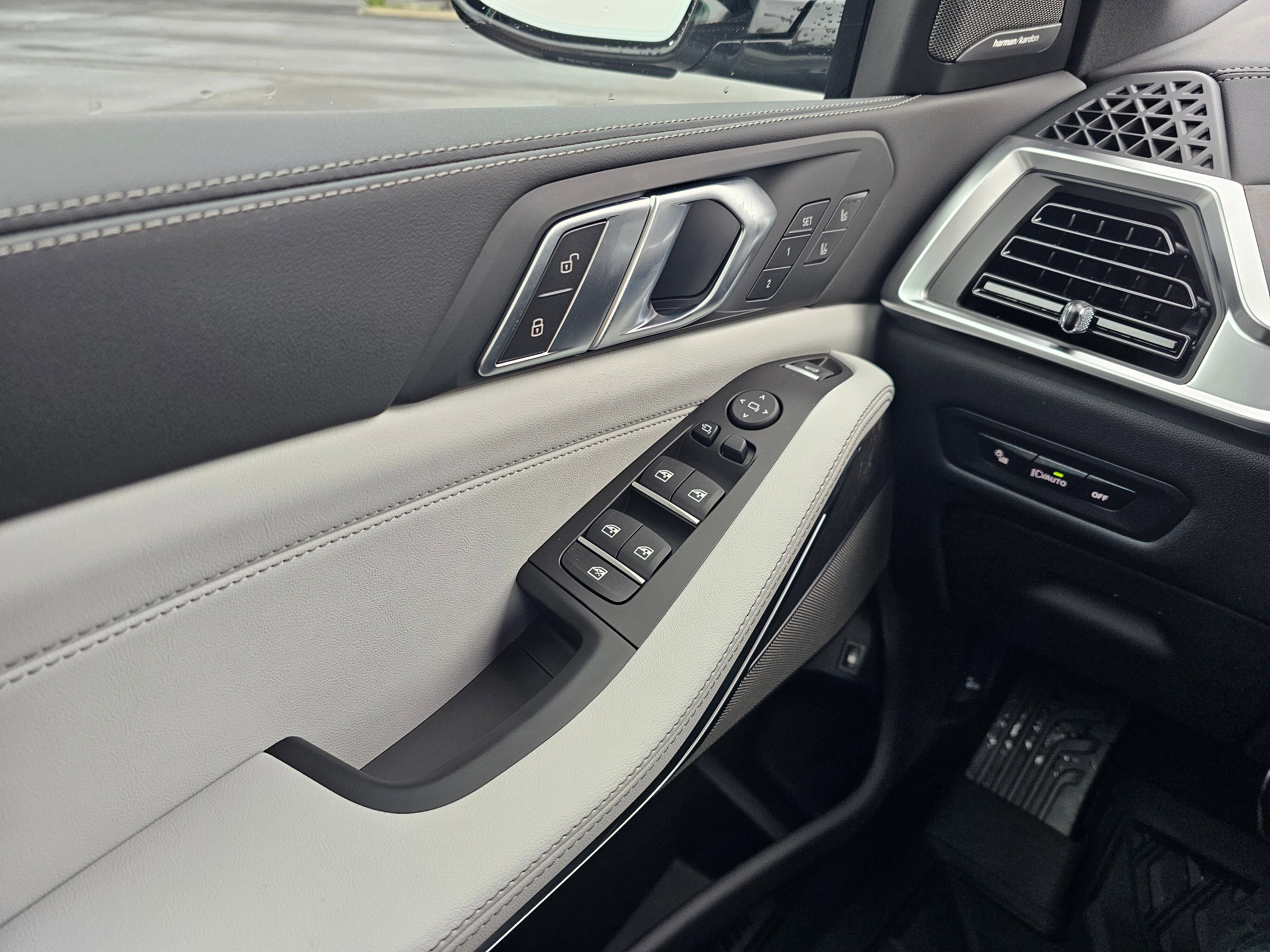 New 2026 BMW X5 xDrive50e w/ Executive Package image 61