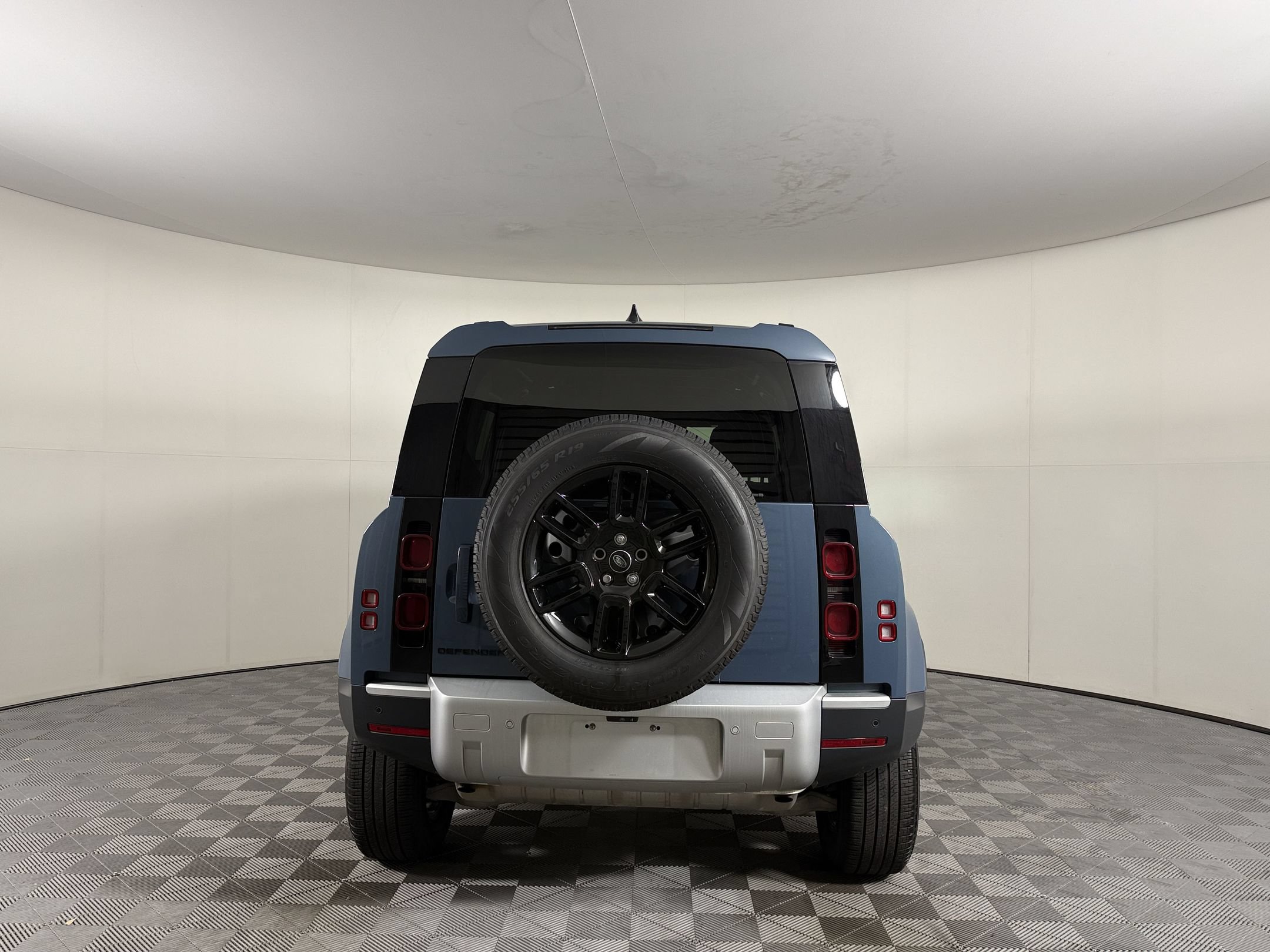 Used 2025 Land Rover Defender 110 S AWD/4WD image 10