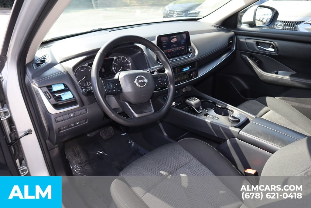 Used 2025 Nissan Rogue SV AWD/4WD image 9