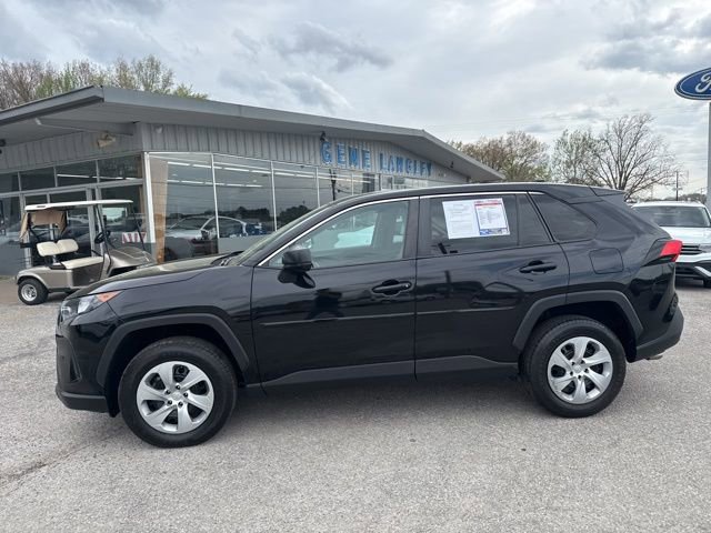 Used 2022 Toyota RAV4 LE image 2