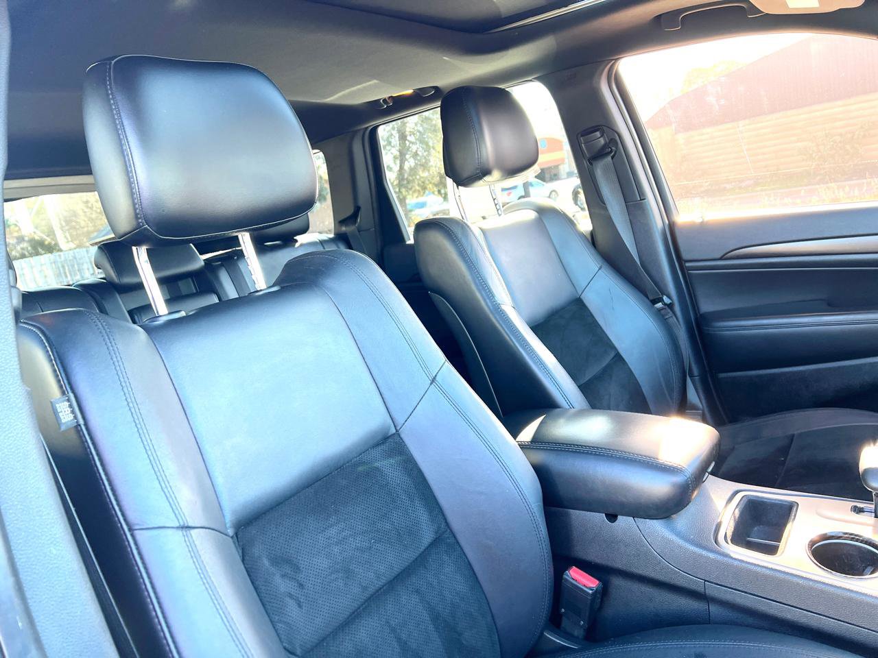 Used 2015 Jeep Grand Cherokee Altitude image 47