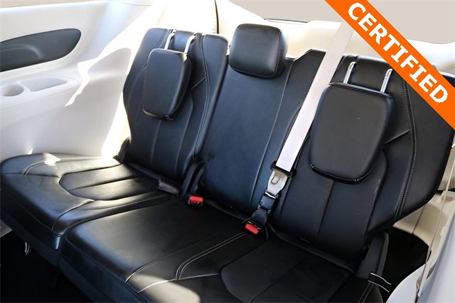Used 2024 Chrysler Pacifica Select image 16