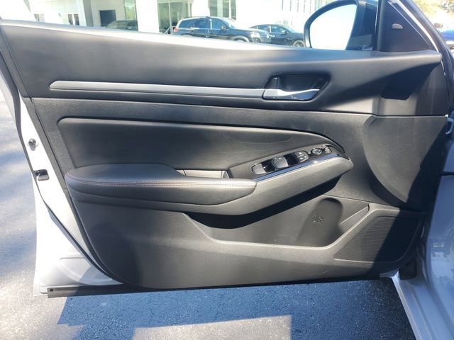 Used 2025 Nissan Altima 2.5 SR image 15
