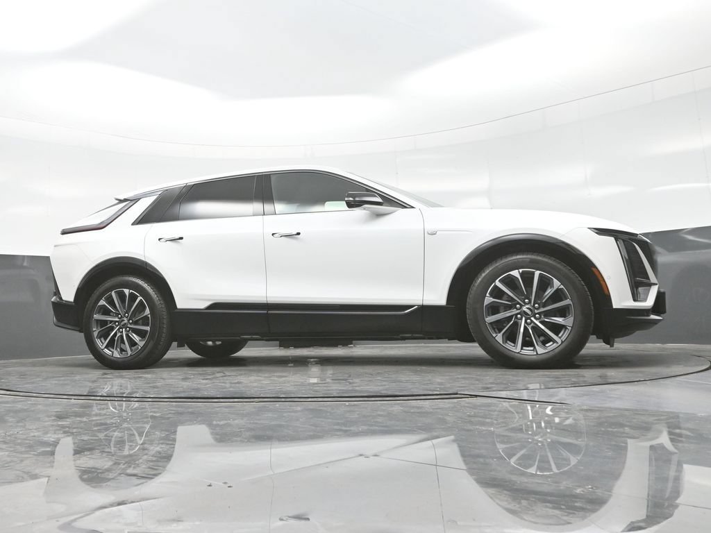Certified 2024 Cadillac Lyriq Sport AWD/4WD image 29
