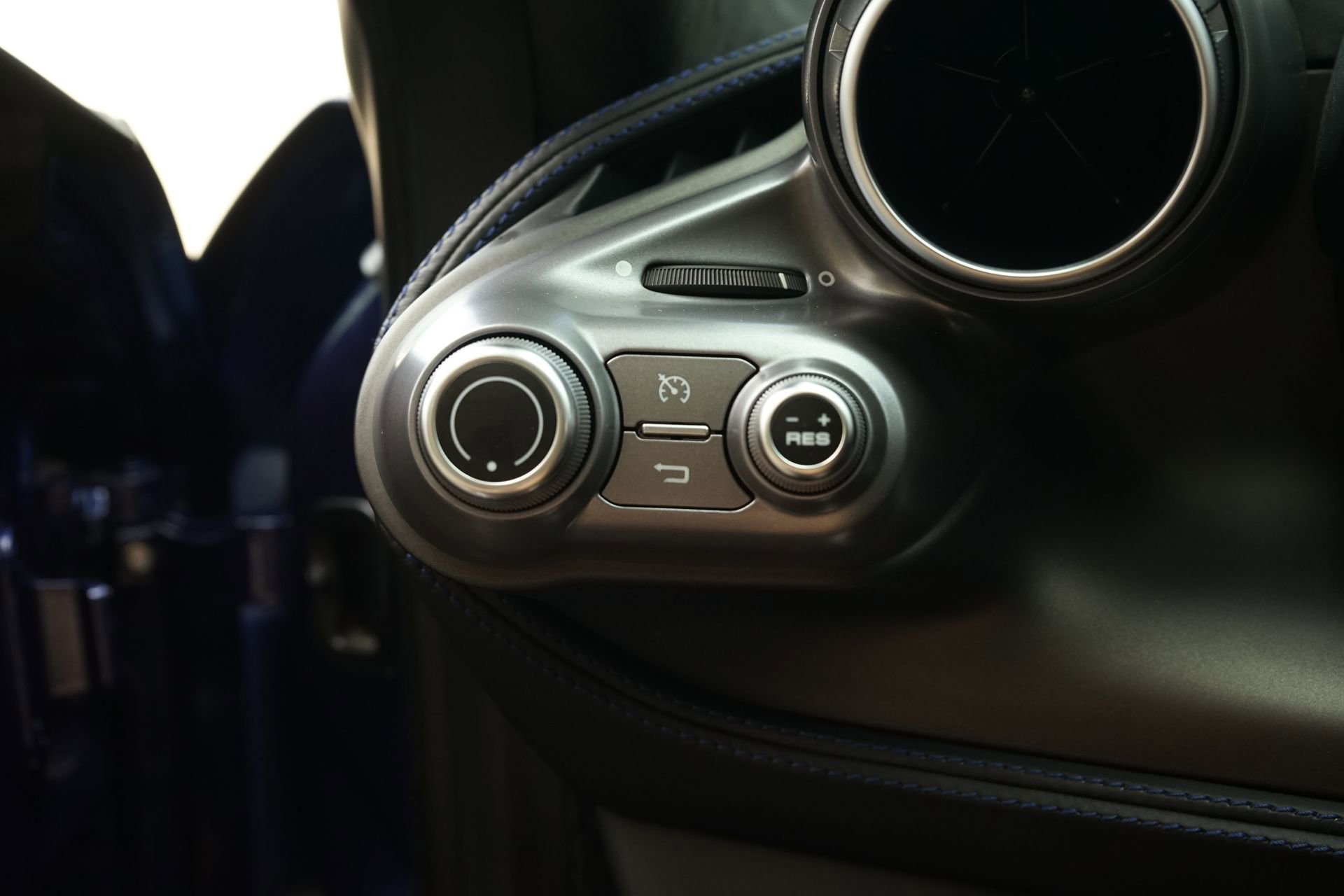 Used 2020 Ferrari F8 Tributo image 29