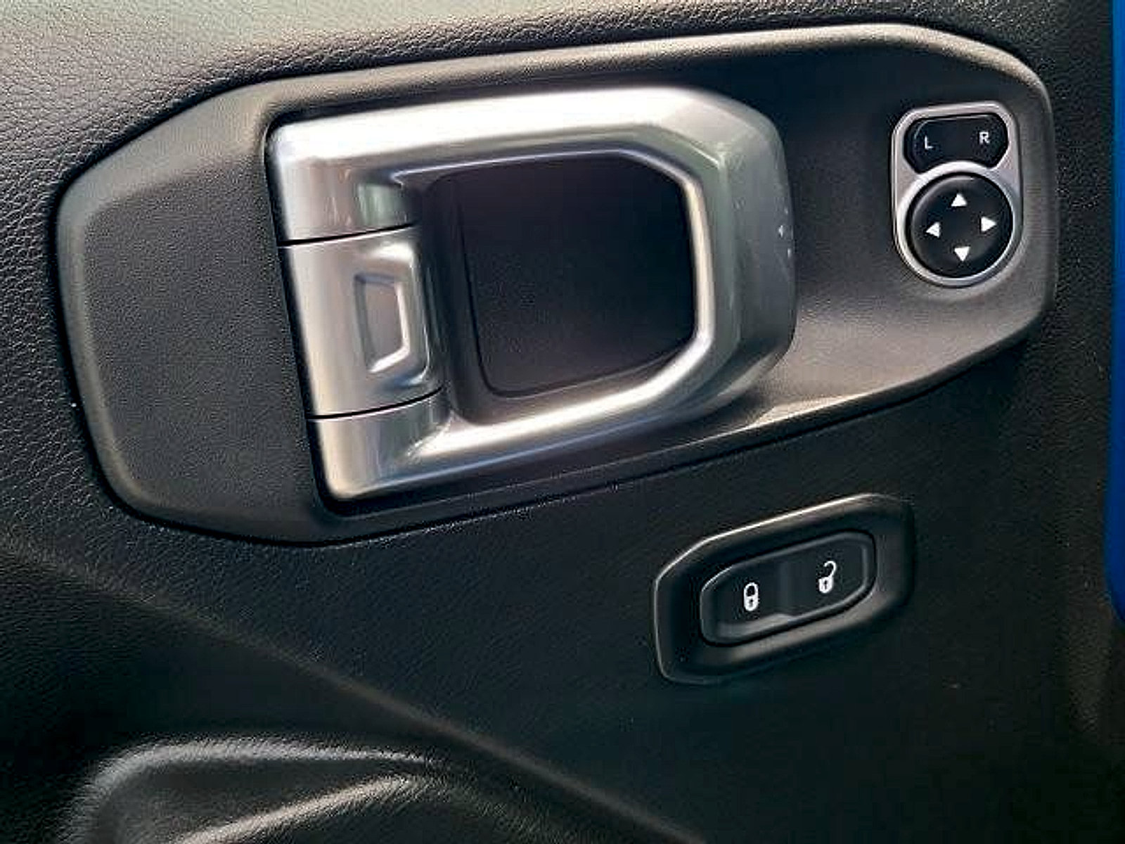 Used 2024 Jeep Wrangler Unlimited Sport AWD/4WD image 17