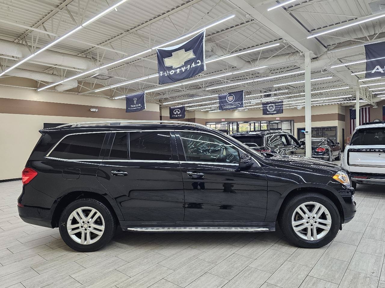 Used 2015 Mercedes-Benz GL 450 4MATIC image 5
