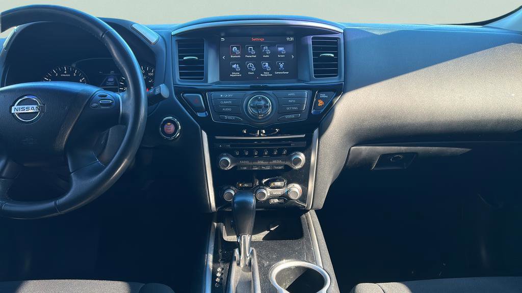 Used 2017 Nissan Pathfinder SV image 20