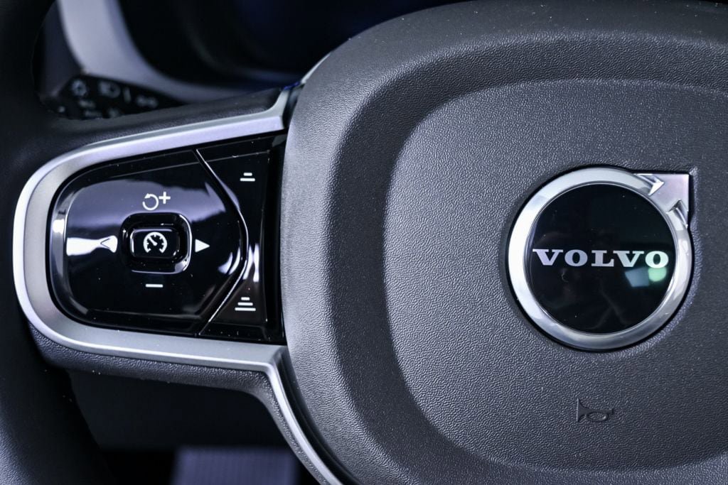 New 2026 Volvo XC60 T8 Core w/ Climate Package PRO AWD/4WD image 9