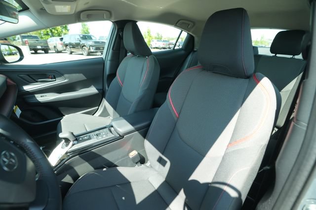 Used 2025 Toyota Prius Plug-In Hybrid FWD image 39