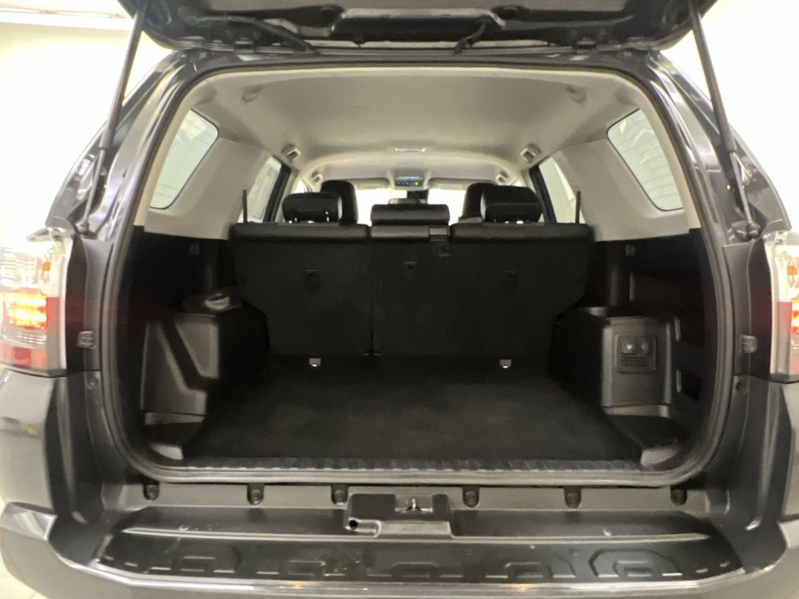 Used 2024 Toyota 4Runner SR5 Premium image 24