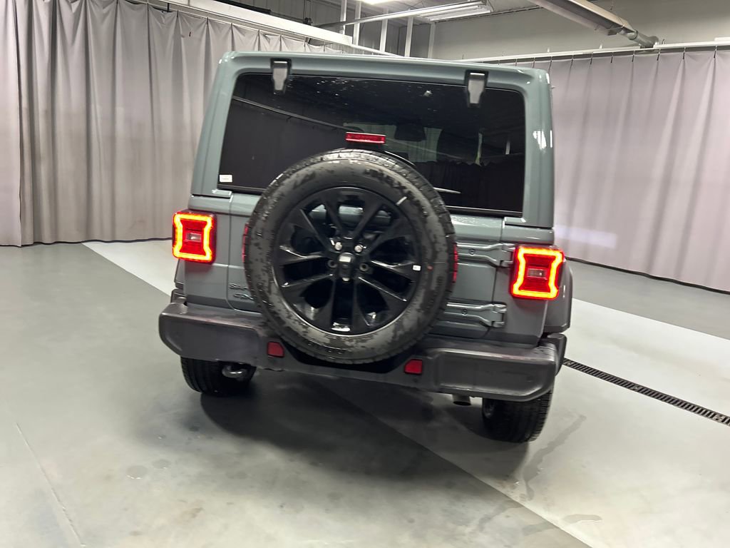Used 2025 Jeep Wrangler Unlimited Sahara w/ Safety Group AWD/4WD image 6