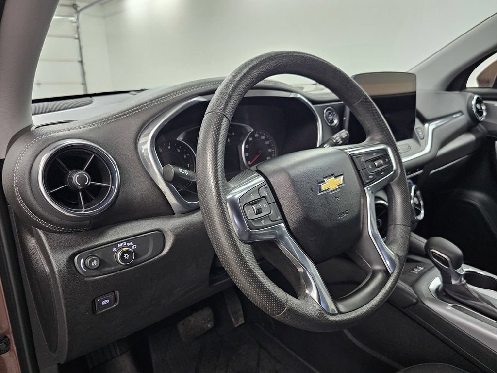 Used 2023 Chevrolet Blazer LT w/ Convenience Package FWD image 10