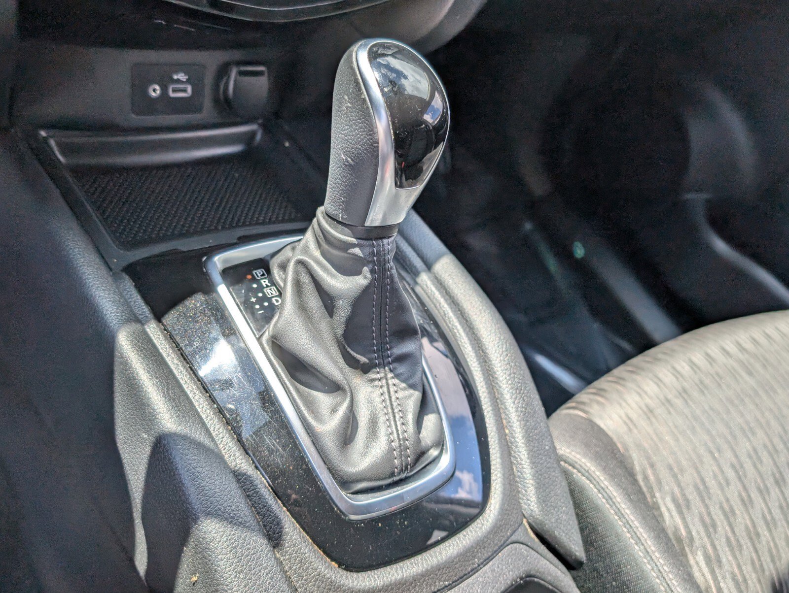 Used 2020 Nissan Rogue SV FWD image 29