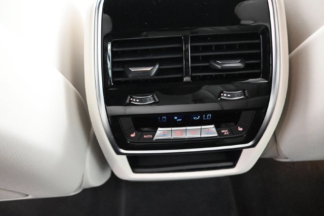 New 2027 BMW X7 xDrive40i AWD/4WD image 16