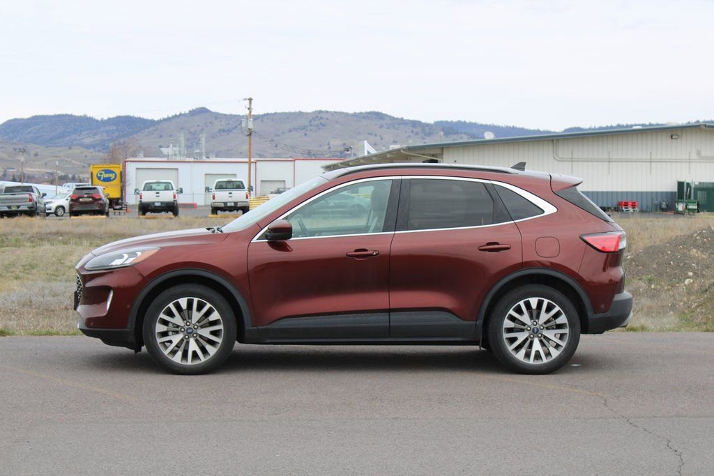 Used 2021 Ford Escape Titanium w/ Class II Trailer Tow Package image 3