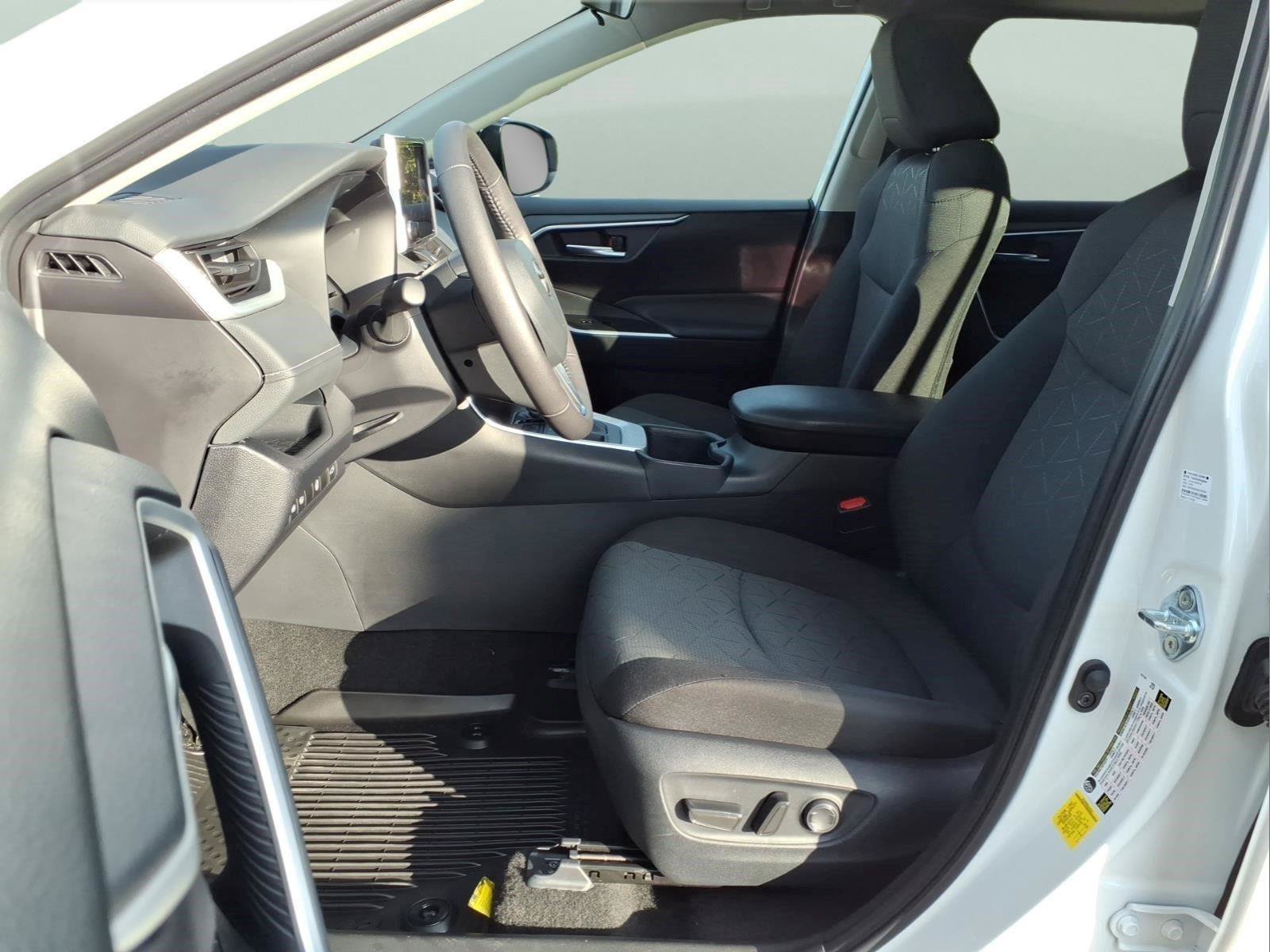 Used 2025 Toyota RAV4 XLE w/ Convenience Package AWD/4WD image 17