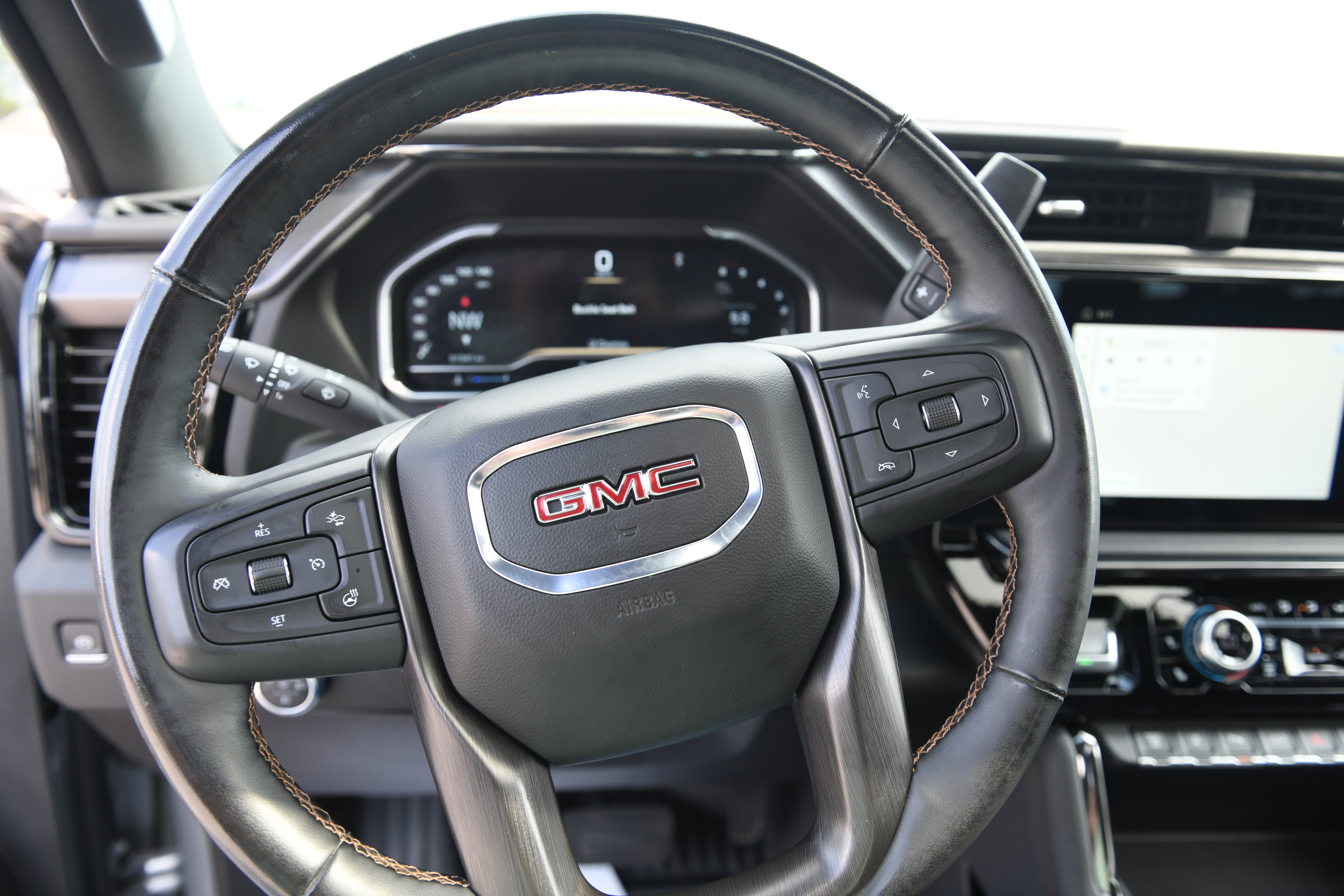 Used 2024 GMC Sierra 2500 AT4 w/ AT4 Premium Plus Package AWD/4WD image 22