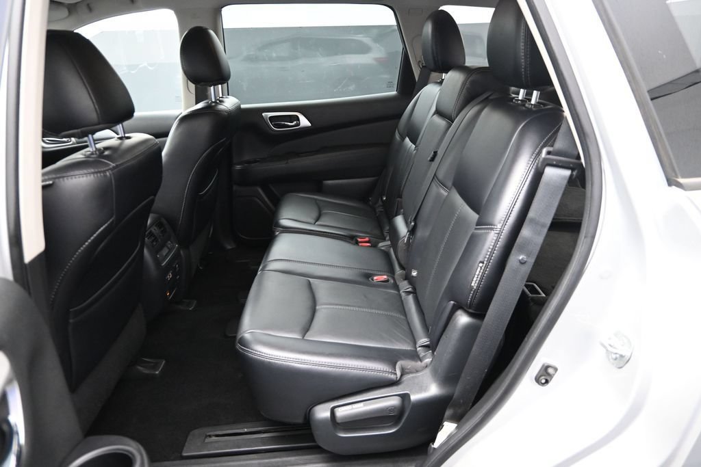 Used 2020 Nissan Pathfinder SL AWD/4WD image 15