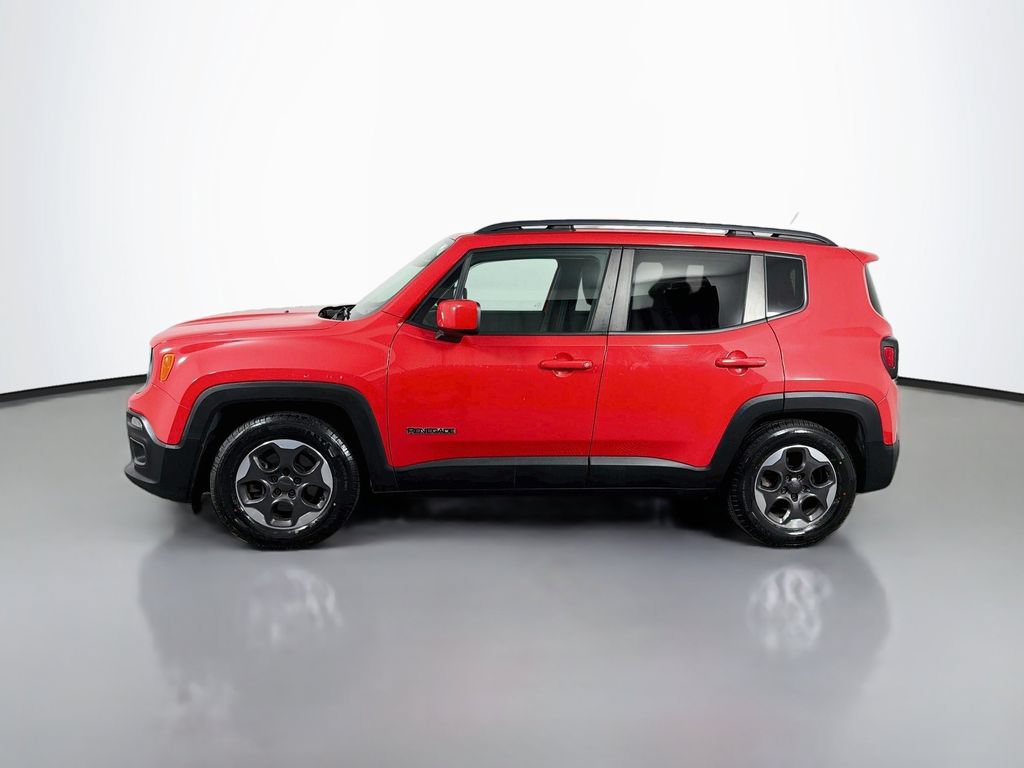 Used 2015 Jeep Renegade Latitude w/ Cold Weather Group II FWD image 4