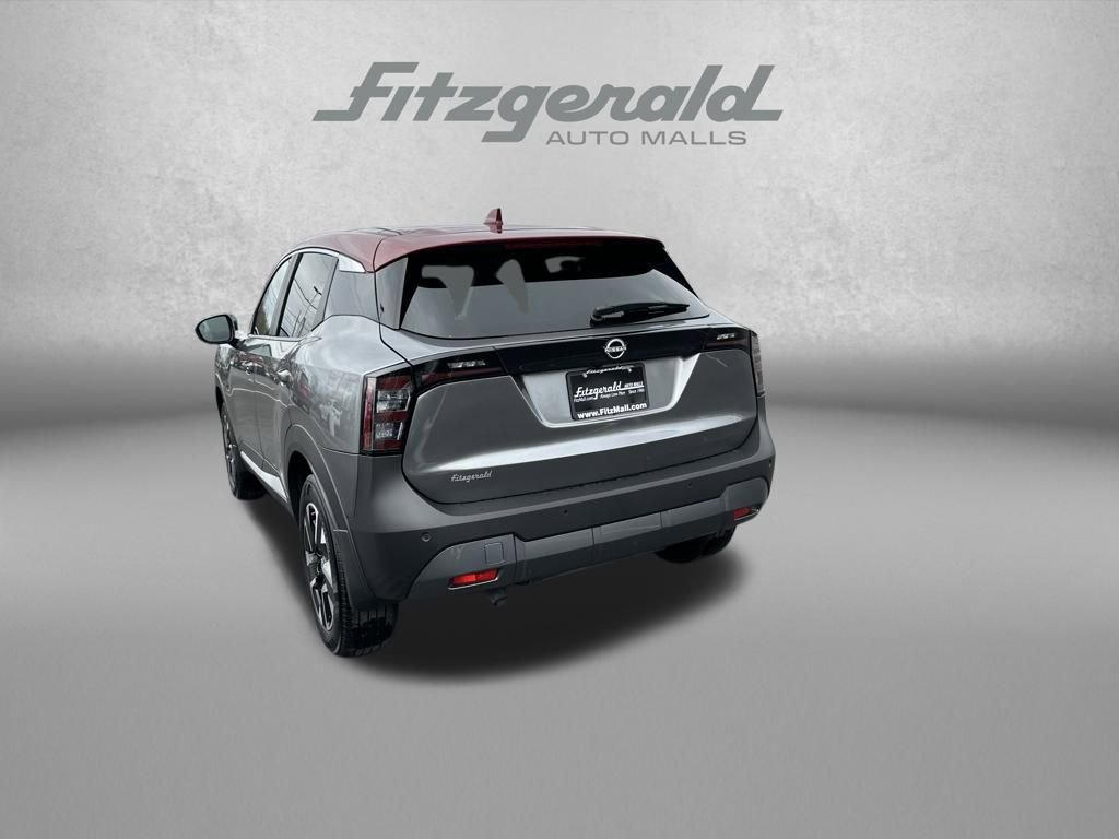 Used 2025 Nissan Kicks SV image 5