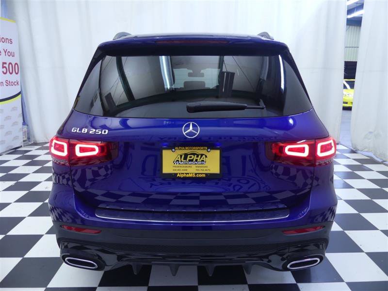 Used 2023 Mercedes-Benz GLB 250 w/ AMG Line image 6