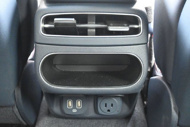 Used 2025 Genesis GV70 3.5T Sport AWD/4WD image 21