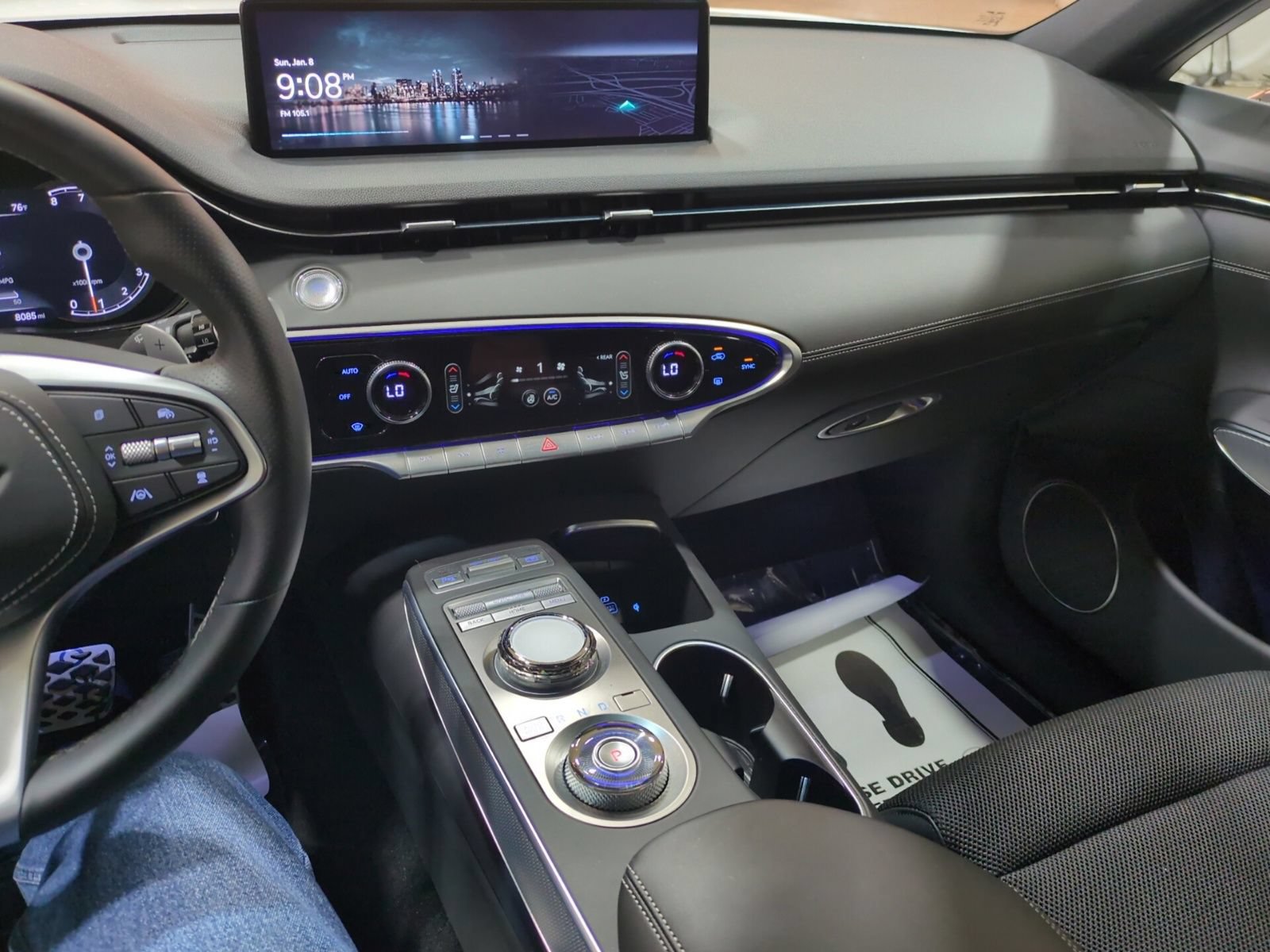 Certified 2025 Genesis GV70 3.5T Sport AWD/4WD image 25