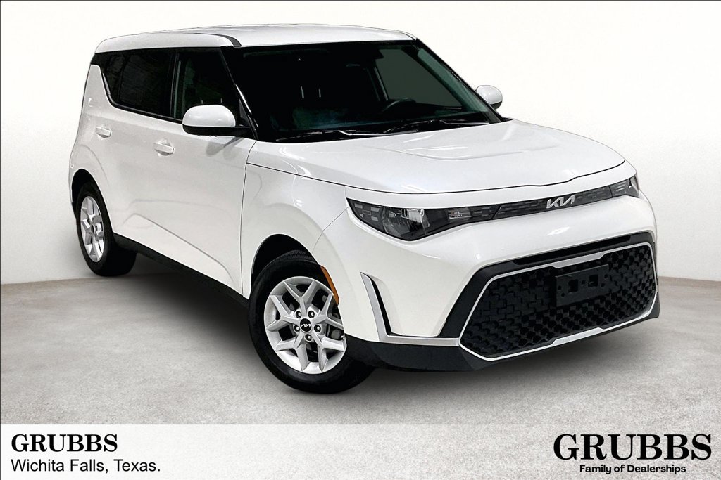 Used 2025 Kia Soul LX w/ LX Technology Package FWD image 1