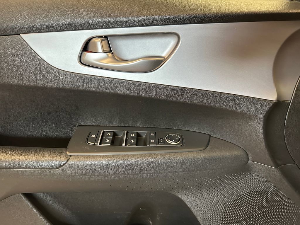 Used 2023 Kia Forte LXS FWD image 19