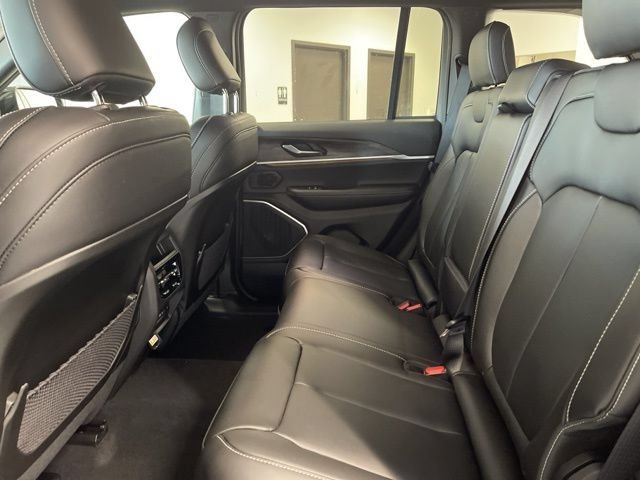 New 2026 Jeep Grand Cherokee Limited w/ Trailer Tow Package AWD/4WD image 21