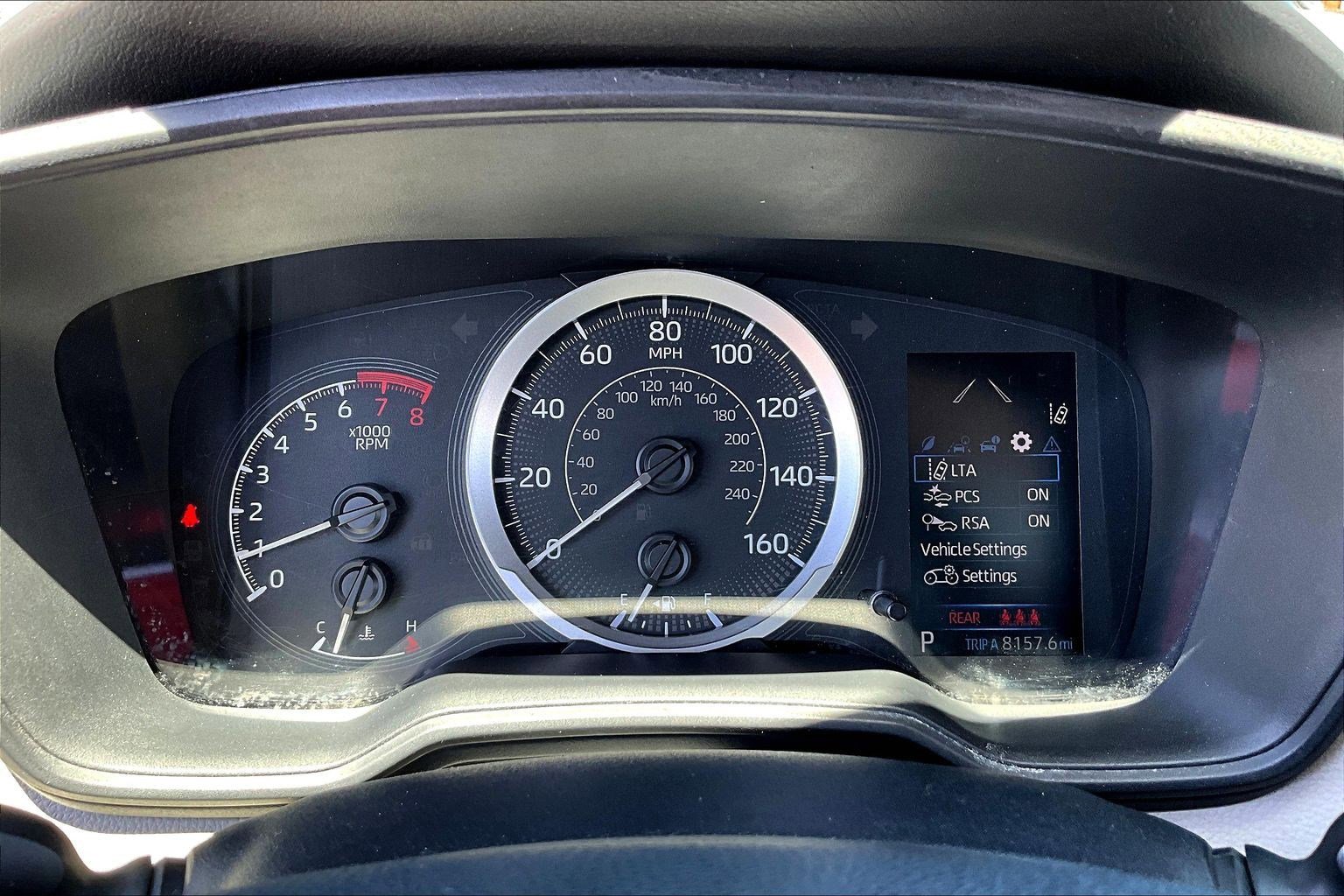 Used 2020 Toyota Corolla LE FWD image 12