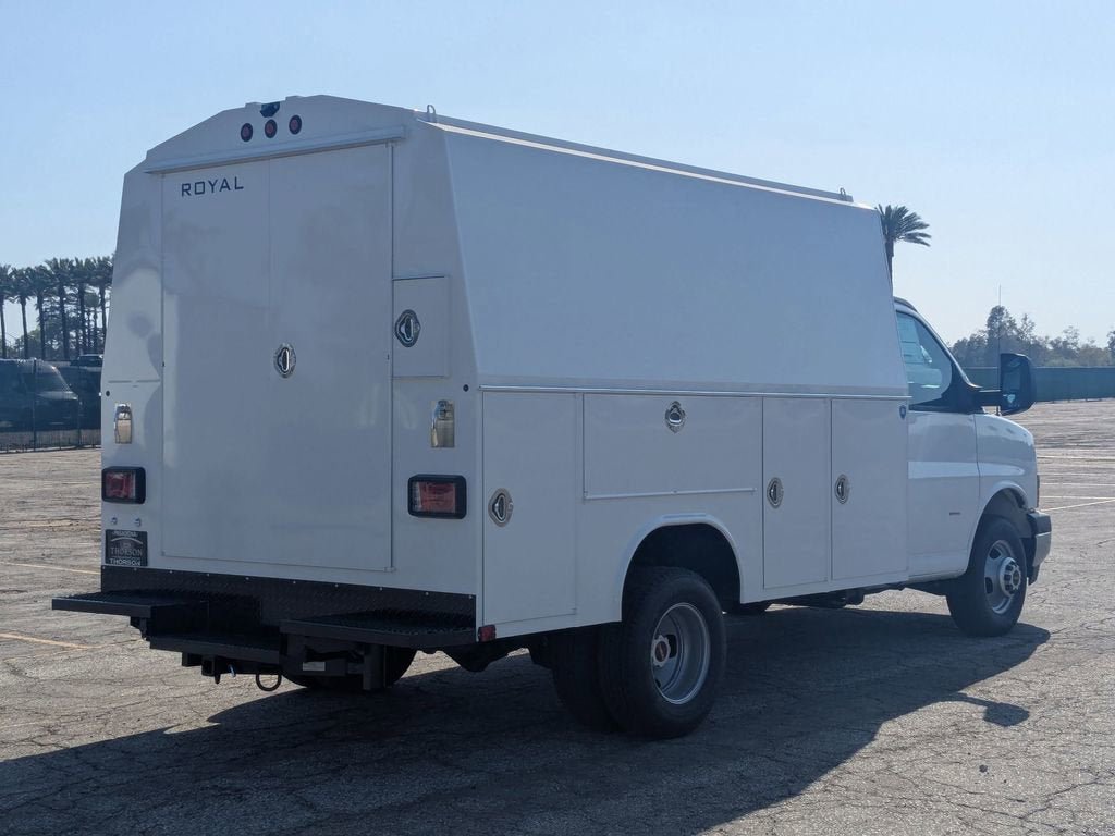 New 2026 GMC Savana 3500 w/ Power Convenience Package RWD image 7