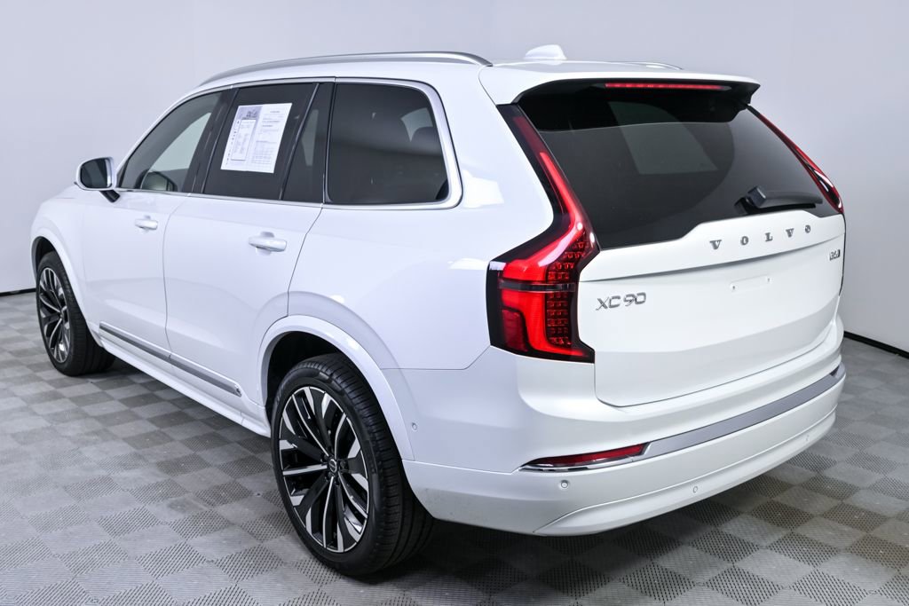 Certified 2025 Volvo XC90 B6 Plus image 4
